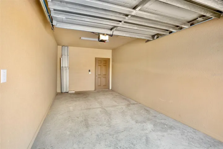One car Garage.