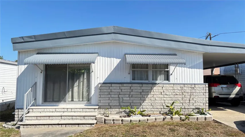 2 bedroom 2 full bath Manufactured home located in the heart of it all!