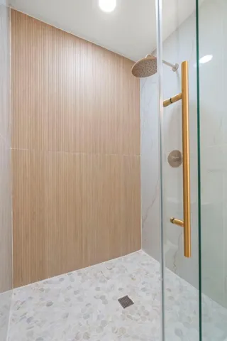 3105 Shower
