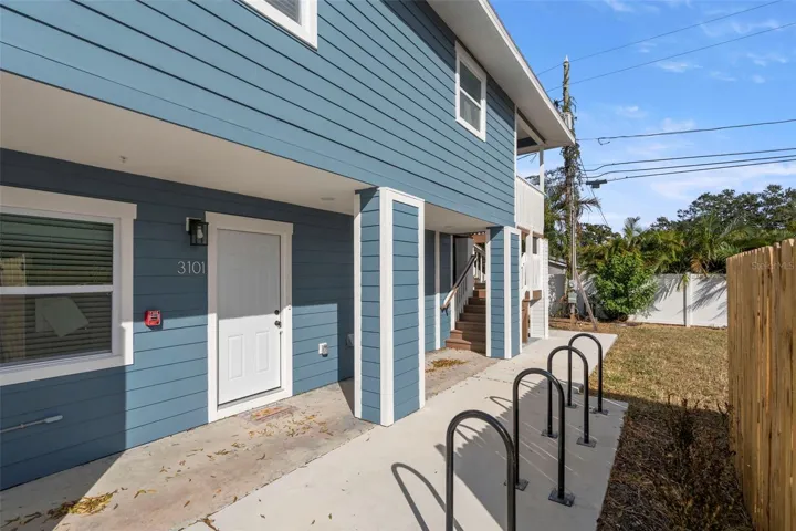 3101 Entrance & Bicycle Parking