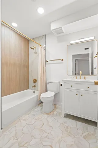 3101 Bathroom