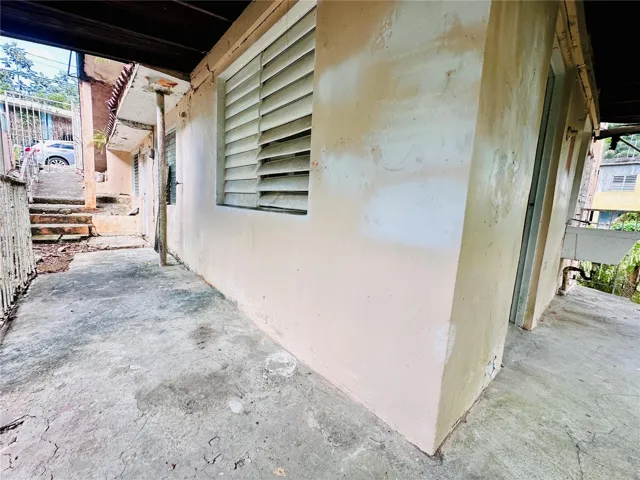 L shape balcony 1st floor