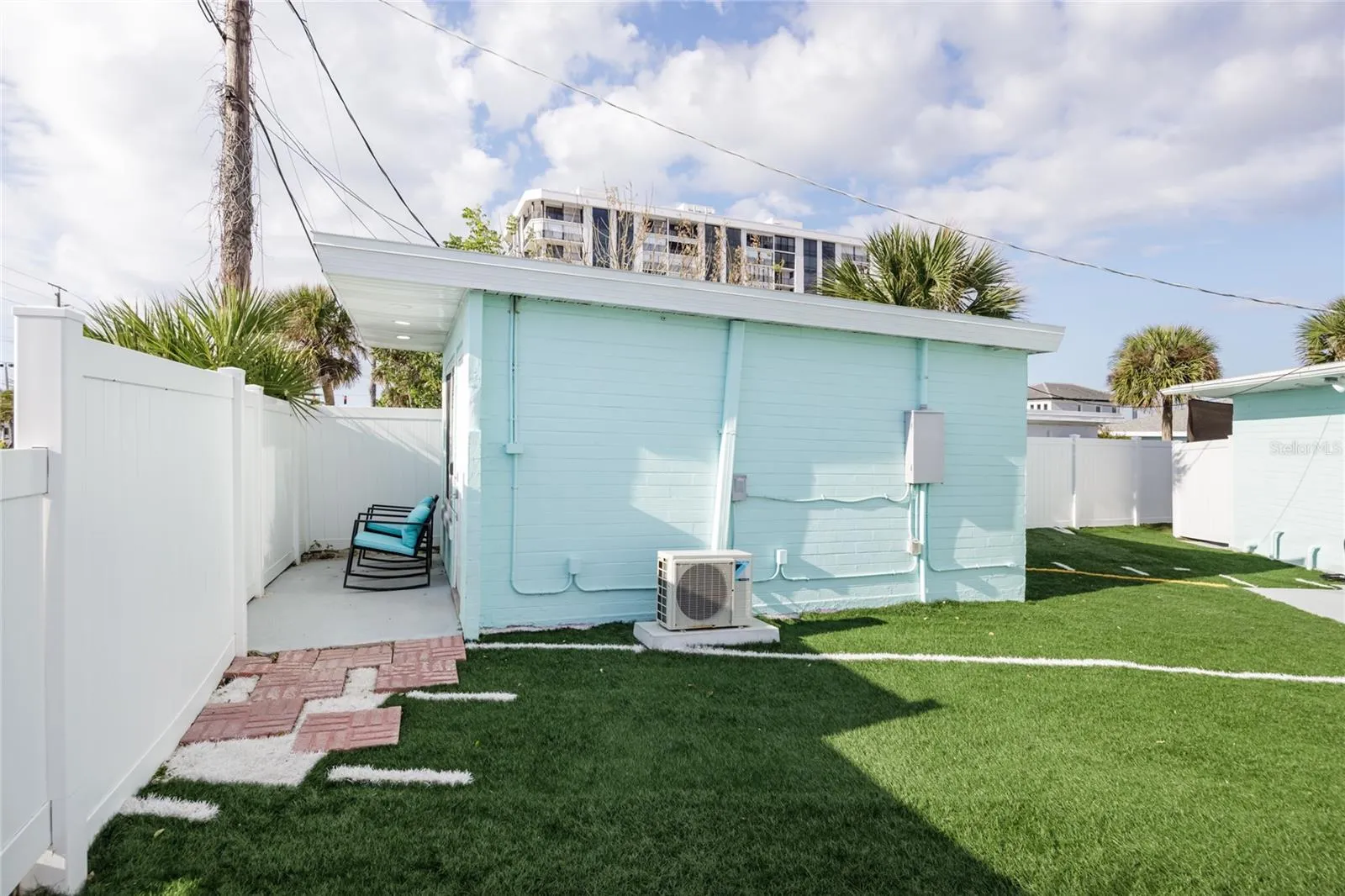 Cottage/commercial space