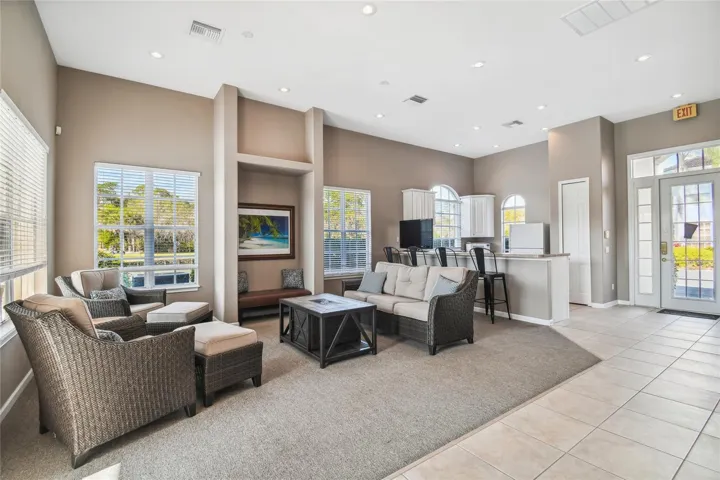 INTERIOR CLUBHOUSE
