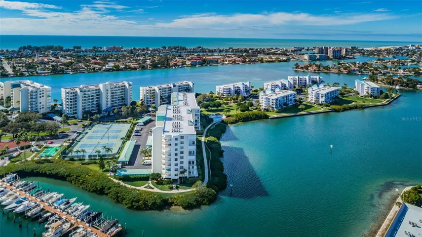 Bay Island Complex