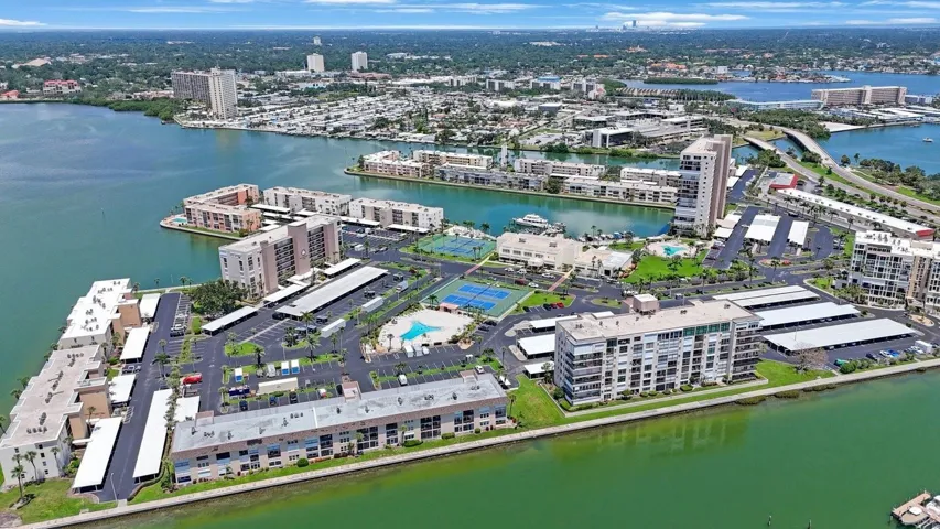 Bay Island Complex