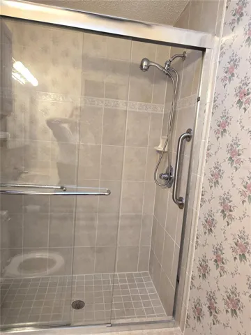 Guest Shower