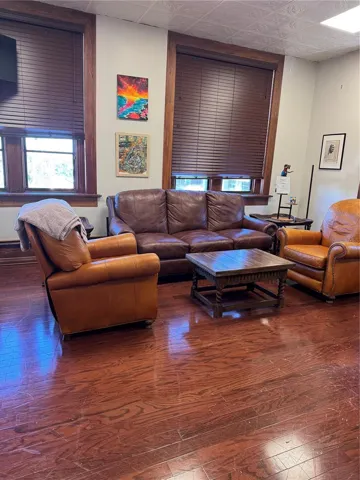 Executive Office 367 sf