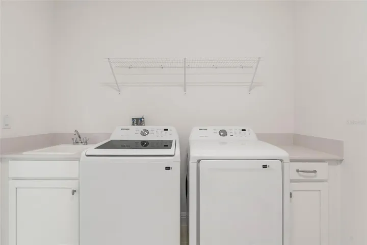 Over-sized Laundry Room