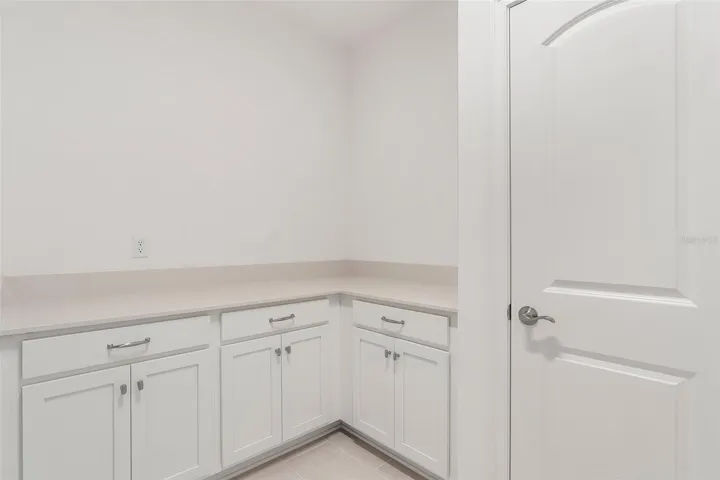 Over-sized Laundry Room