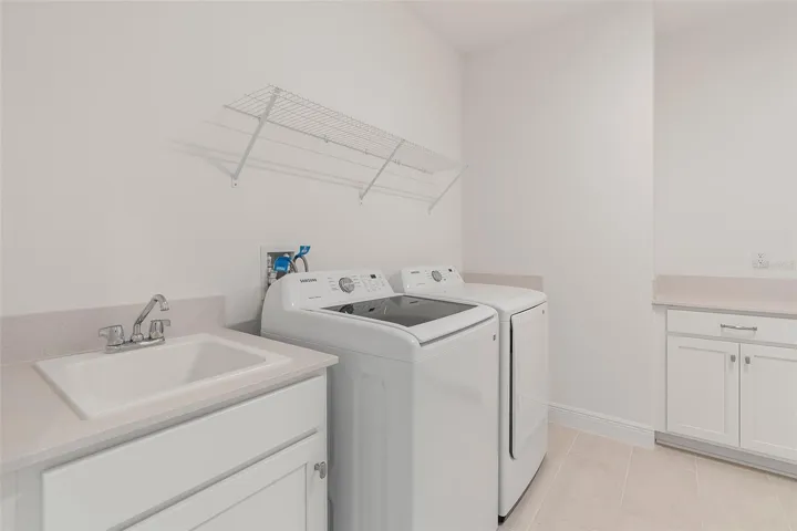 Over-sized Laundry Room