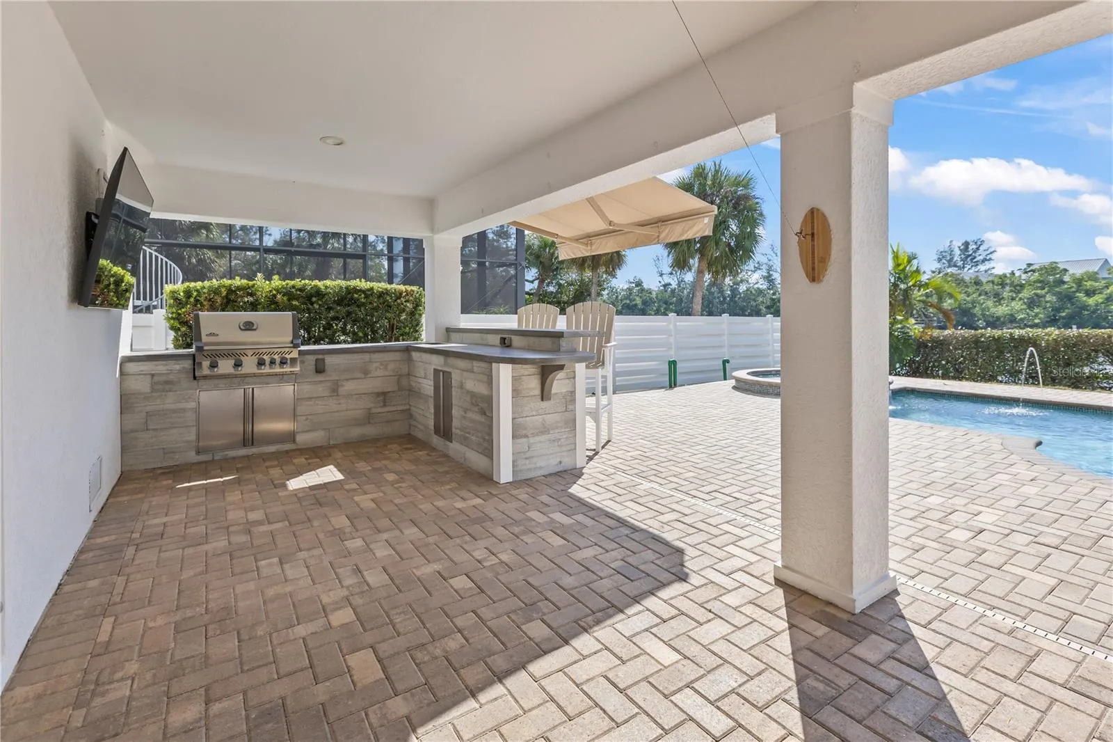 Outdoor entertainment area