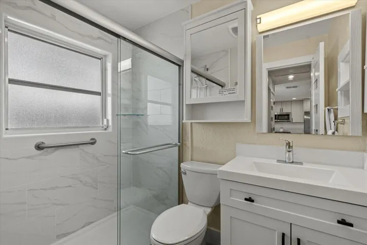Beautifully renovated full bath