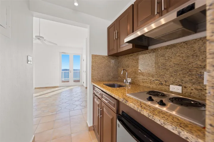 Second-level kitchenette
