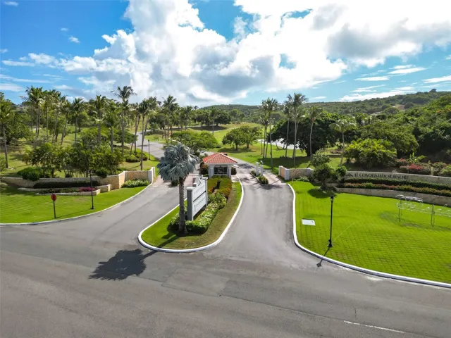El Conquistador Main Entrance