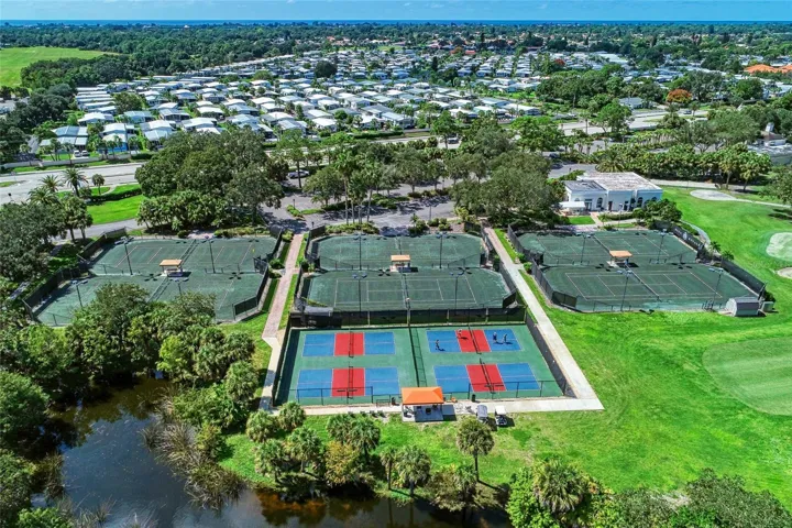 Pickleball & Clay Tennis Courts
