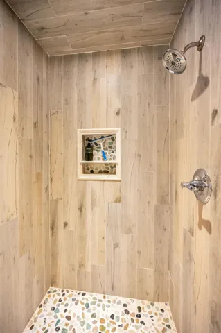 2nd Primary Bath