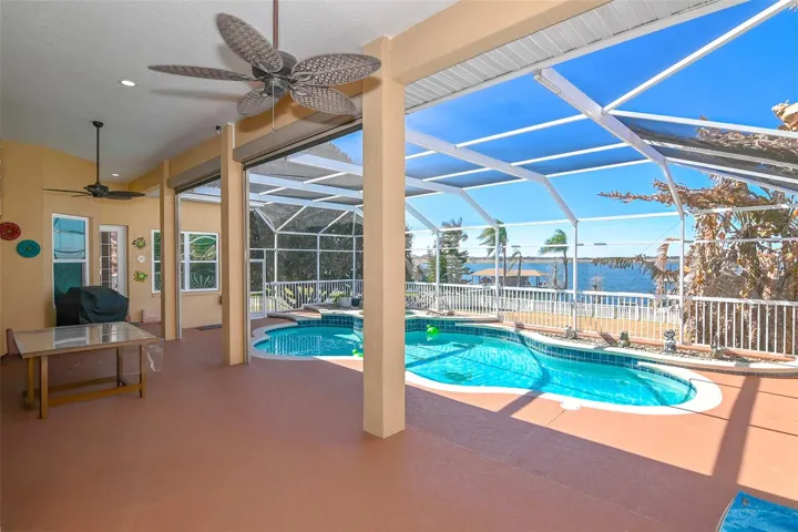 Pool/Spa/Lanai