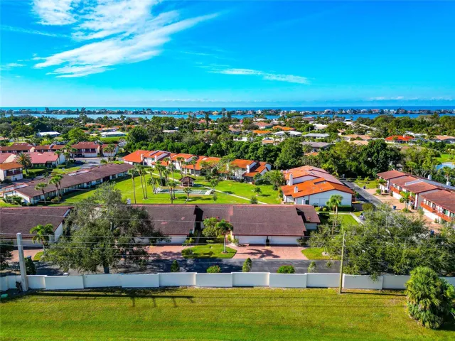 close to Venice Beach