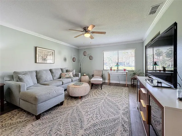 Living Rm W/ Vinyl Flooring