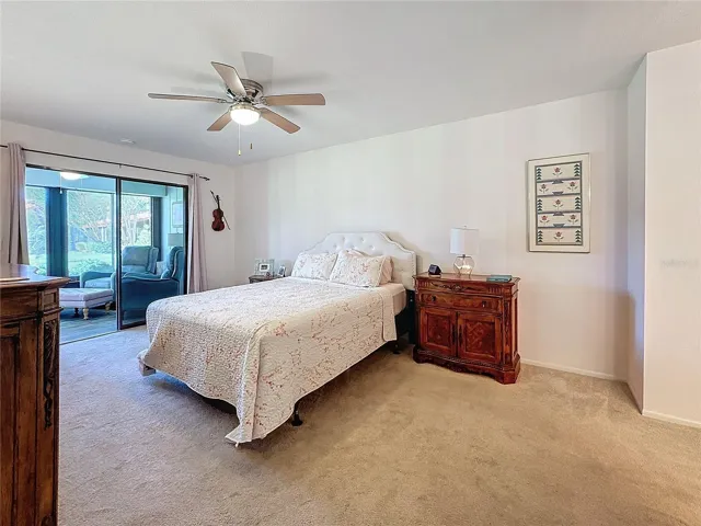 Large 17x11 Primary Bd w/ Entrance to Sun Rm