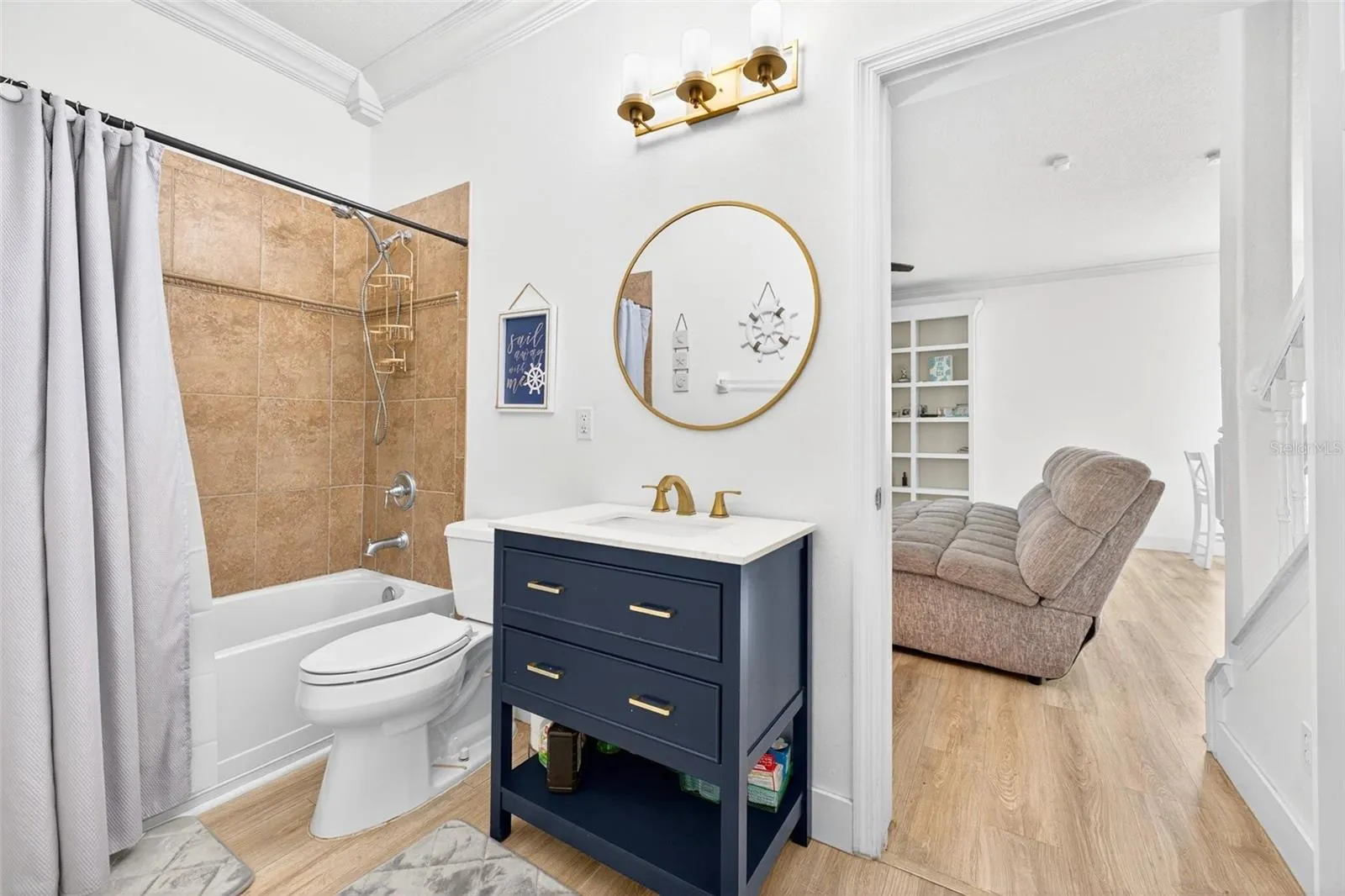 Impressive downstairs hall bath with entrance from the family room and the bedroom 1