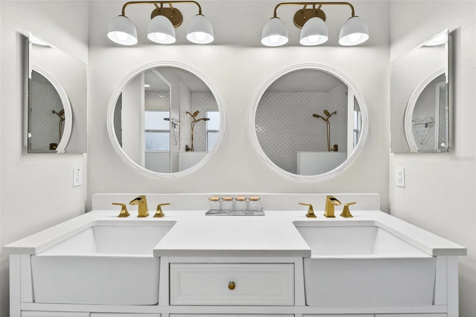 Dual sinks and dual medicine cabinets