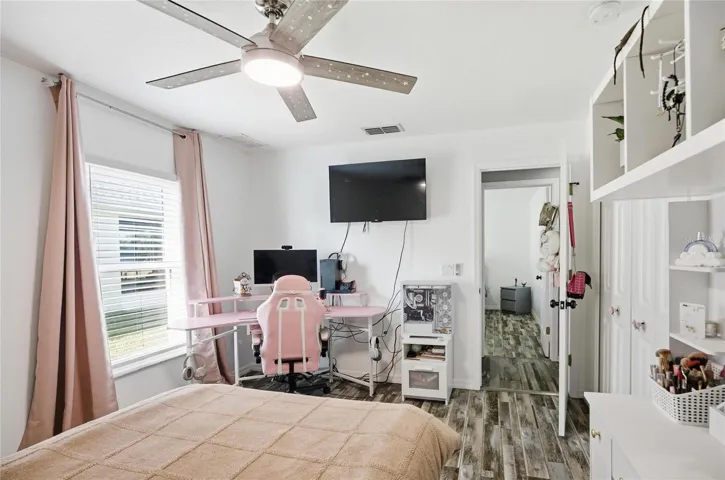 2nd bedroom
