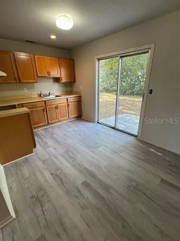 Kitchen w/eat in area