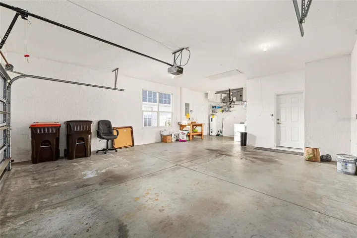 BIG Garage 632 sq ft with room for golf cart