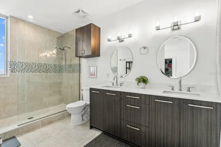 Primary En-suite Bathroom