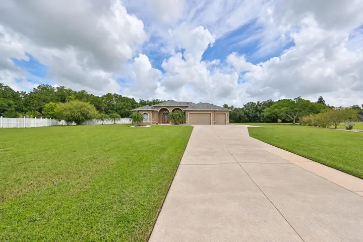 Long driveway - 1Acre homesite