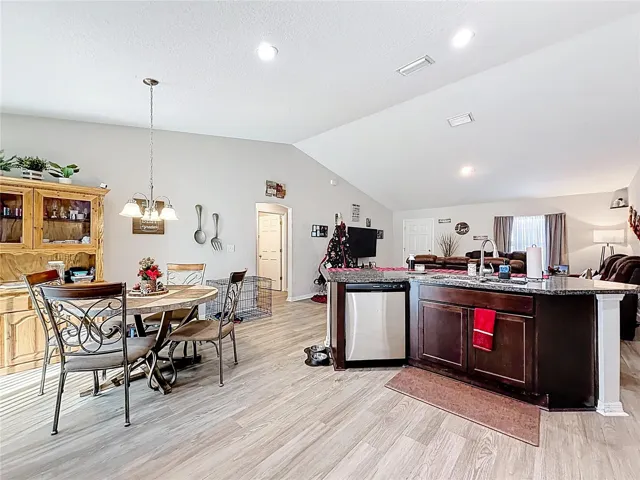 Dining to Kitchen