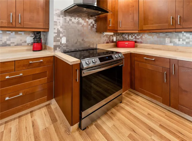 Kitchen/Range