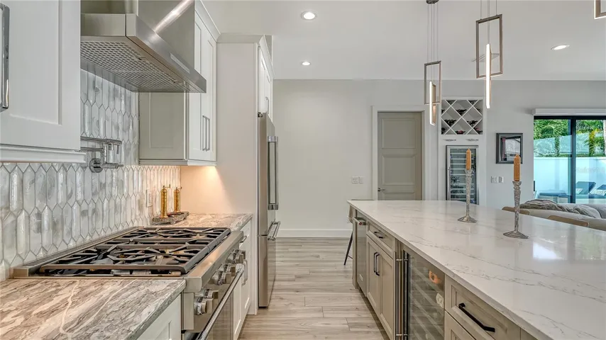 Kitchen with high end Stainless steel appliances.