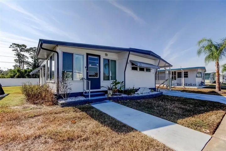 1. Welcome Home! 7 Drury Lane, Tarpon Springs, FL 34689
