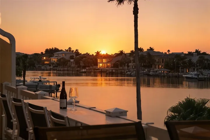 Western facing sunsets and view of the Grand Canal.