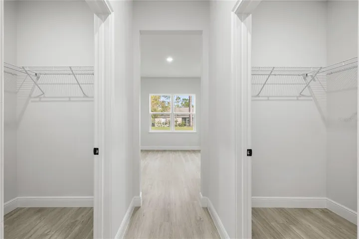 Dual walking closet