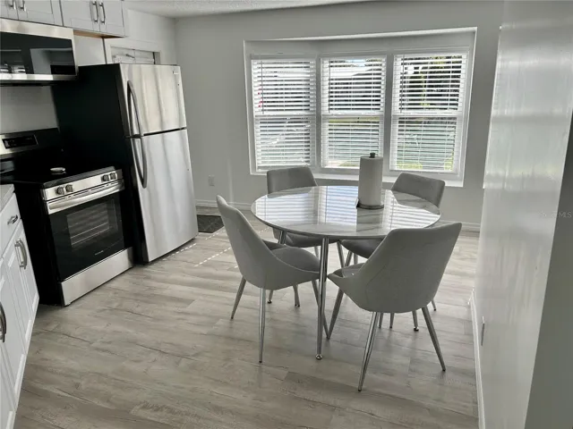 2917 Deer Rd Dining Area @ Kitchen