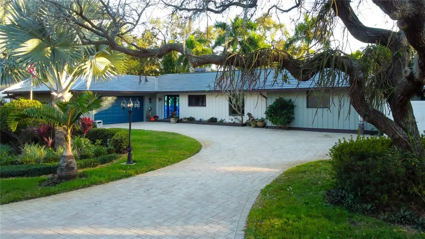 13000 98th Ave....Welcome Home!