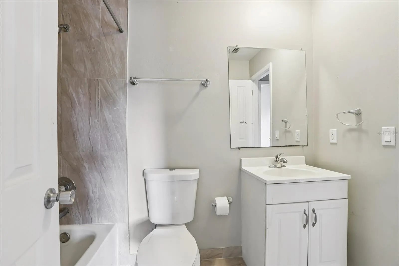 Upstairs Bathroom serving #2 Bedroom