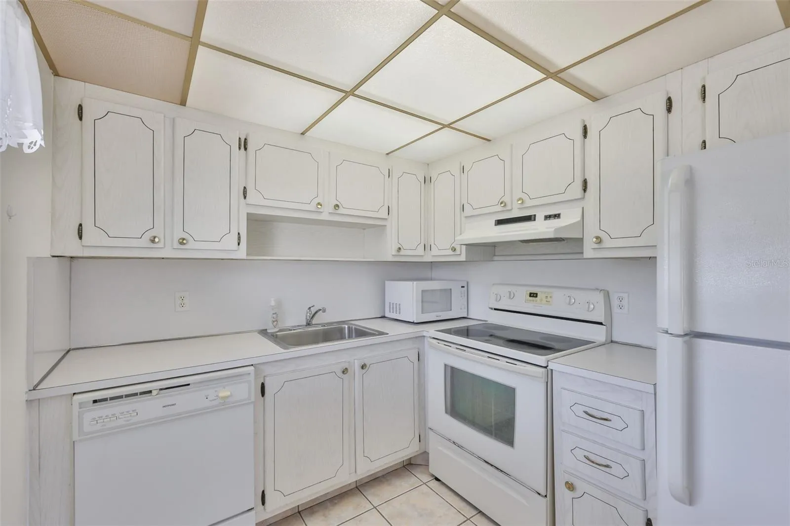 Kitchen fully equipped