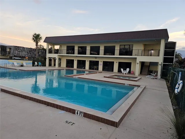 Community pool