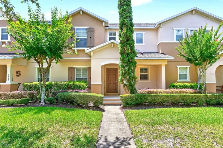 Enjoy the vibrant Avalon Park lifestyle in this BEAUTIFULLY MAINTAINED 3-bedroom, 2.5-bath townhome ideally located in sought-after Avalon Park Northwest Village.