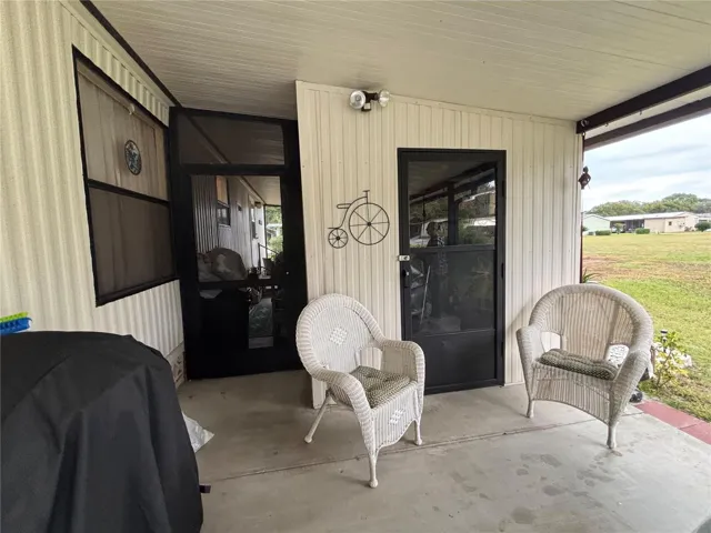 carport and extra storage room