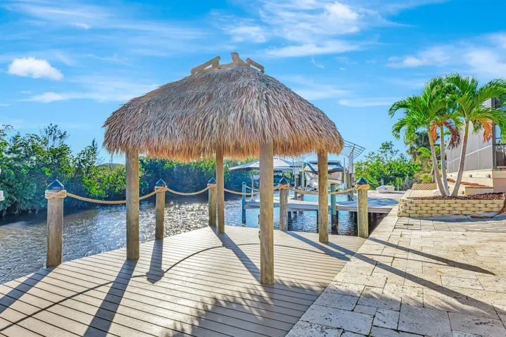 Tiki Hut
