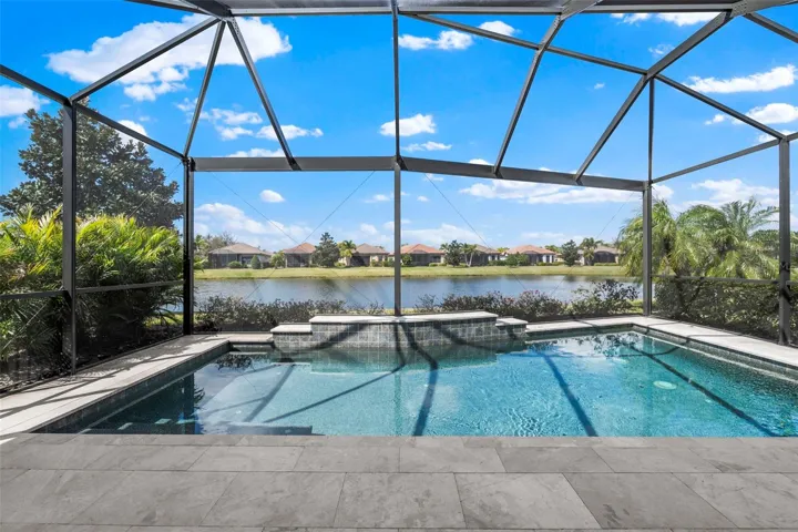 Pool Lake View