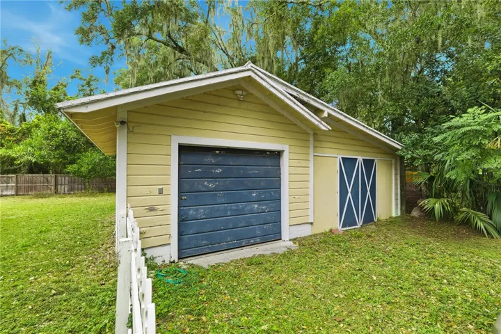 Garage / Workshop