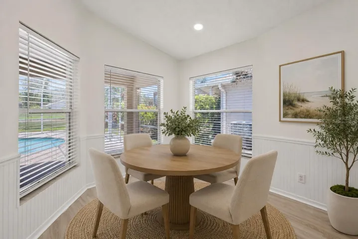 Virtually Staged Eat In Dining Space