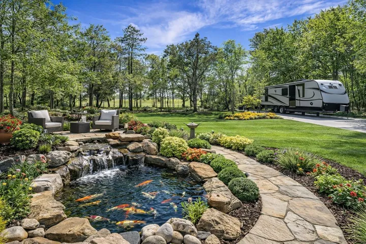 Virtual Staging Back yard2